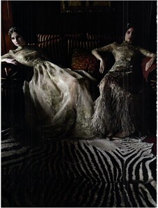 couture_10.thumb.jpg.6930c7d427654a392abb32cf8e96dee1.jpg
