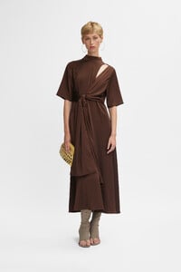 dark-brown-harpergz-kjole.jpg
