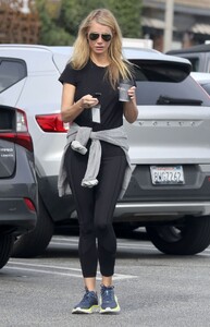 gwyneth-paltrow-in-casual-outfit-03-14-2024-0.jpg