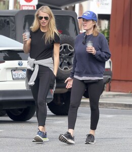 gwyneth-paltrow-in-casual-outfit-03-14-2024-4.jpg