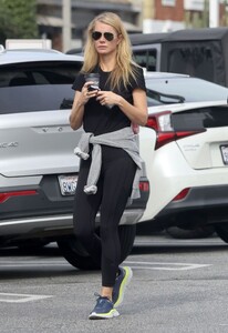 gwyneth-paltrow-in-casual-outfit-03-14-2024-6.jpg