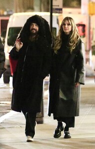 heidi-klum-and-tom-kaulitz-in-manhattan-s-soho-neighborhood-01-18-2024-4.jpg