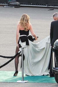 heidi-klum-arrives-at-the-people-choice-awards-in-santa-monica-02-18-2024-1.jpg