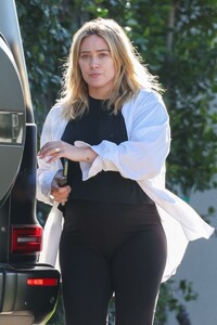 hilary-duff-out-in-los-angeles-02-28-2024-5.jpg