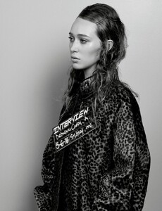 img-alycia-debnam-carey-_202657928325-769x1000.thumb.jpg.9e878ac6317d9c3a2a41726d5ce0b7a4.jpg