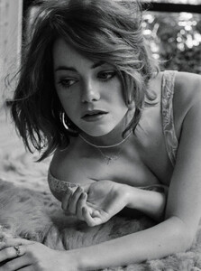 img-emma-stone_170111441586-746x1000.thumb.jpg.aa746ab7f11519dcc0464f867ba3c7a0.jpg