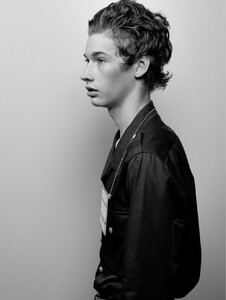 img-jacob-lofland_203309811343-755x1000.thumb.jpg.f423e557a96a5cbeb541322628fdfd69.jpg