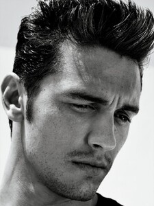 img-james-franco-5_15430627031-751x1000.thumb.jpg.9ea10133626eac1a787bb92c8451c418.jpg