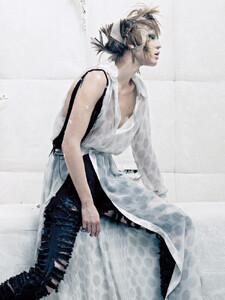 img-maison-martin-margiela-3_154510856706-751x1000.thumb.jpg.36b928015b21268160e45d460952cefc.jpg
