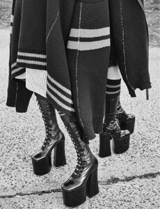 img-prep-goth_204514772914-769x1000.thumb.jpg.8a7544460c75c7ad75cdb7a8370c9fc0.jpg