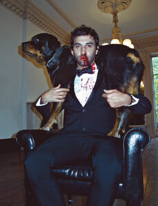 img-riccardo-tisci-1_11035758669-769x1000.thumb.jpg.edd76221c04602427e44c27b8a361c6f.jpg