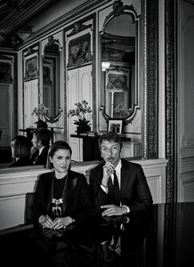 img-valentino_115810708850-727x1000.thumb.jpg.d5b77467a4d669b73a82770c27dc85e6.jpg