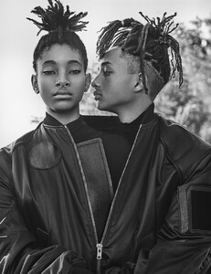 img-willow-and-jaden_193436326903-773x1000.thumb.jpg.66f5395dbdb477eecb0ef61b8ee43c24.jpg