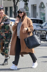 jenna-dewan-out-in-beverly-hills-03-12-2024-2.jpg