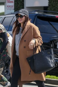 jenna-dewan-out-in-beverly-hills-03-12-2024-3.jpg