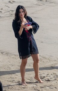 jenna-dewan-the-rookie-set-at-the-beach-in-malibu-12-18-2023-12.jpg