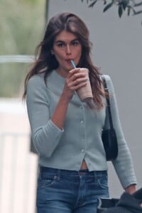 kaia-gerber-grabs-one-of-erewhon-s-famous-and-expensive-smoothies-los-angeles-03-05-2024-0.jpg