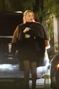 kate-hudson-celebrates-sara-foster-s-43rd-bday-in-west-hollywood-02-06-2024-3.jpg