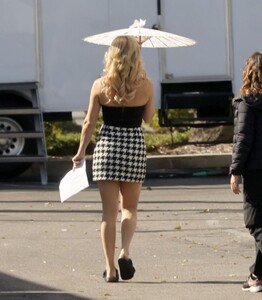 kate-hudson-mindy-kaling-s-untitled-basketball-project-filming-set-in-la-03-13-2024-1.jpg