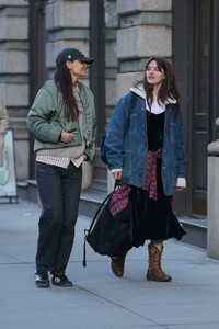 katie-holmes-and-suri-cruise-out-in-new-york-02-16-2024-1.jpg
