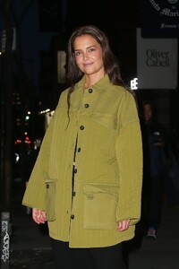 katie-holmes-in-a-long-olive-green-jacket-black-pants-and-black-heels-03-20-2024-2.jpg