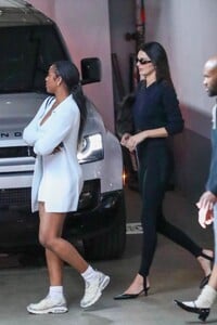 kendall-jenner-justine-skye-lauren-perez-and-hailey-bieber-at-sushi-park-in-la-03-16-2024-10.jpg