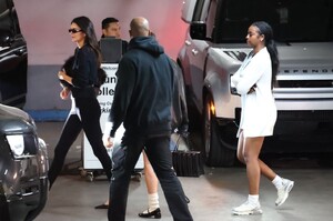 kendall-jenner-justine-skye-lauren-perez-and-hailey-bieber-at-sushi-park-in-la-03-16-2024-7.jpg