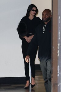 kendall-jenner-justine-skye-lauren-perez-and-hailey-bieber-at-sushi-park-in-la-03-16-2024-8.jpg