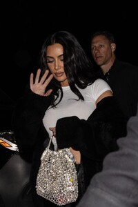 kim-kardashian-departs-from-kanye-west-s-electrifying-vultures-2-performance-at-sofi-stadium-in-los-angeles-03-14-2024-2.jpg