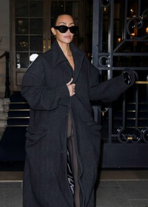 kim-kardashian-exits-the-ritz-hotel-in-paris-03-04-2024-3.jpg