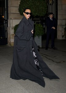 kim-kardashian-exits-the-ritz-hotel-in-paris-03-04-2024-6.jpg