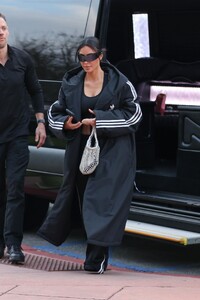 kim-kardashian-in-adidas-attire-in-thousand-oaks-02-16-2024-3.jpg