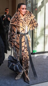kim-kardashian-in-long-fur-jacket-at-costes-restaurant-in-paris-03-03-2024-11.jpg