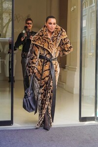 kim-kardashian-in-long-fur-jacket-at-costes-restaurant-in-paris-03-03-2024-12.jpg