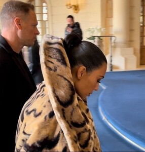 kim-kardashian-in-long-fur-jacket-at-costes-restaurant-in-paris-03-03-2024-13.jpg