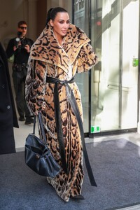 kim-kardashian-in-long-fur-jacket-at-costes-restaurant-in-paris-03-03-2024-15.jpg
