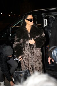 kim-kardashian-night-out-in-paris-during-fashion-week-03-03-2024-3.jpg