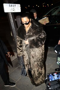 kim-kardashian-night-out-in-paris-during-fashion-week-03-03-2024-5.jpg