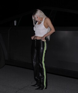 kim-kardashian-shows-off-new-hair-color-in-beverly-hills-02-23-2024-3.jpg