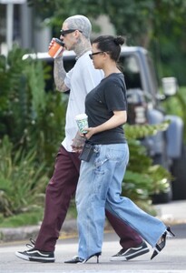 kourtney-kardashian-and-travis-barker-exploring-brisbane-02-20-2024-0.jpg