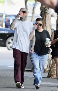 kourtney-kardashian-and-travis-barker-exploring-brisbane-02-20-2024-4.jpg