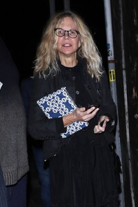 meg-ryan-leaving-italian-restaurant-giorgio-baldi-in-santa-monica-11-22-2022-1.thumb.jpg.527626090bfb1297250ac22a2f7a4a33.jpg