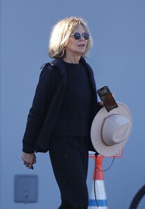 meg-ryan-out-in-santa-barbara-01-10-2024-0.jpg