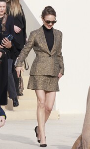 natalie-portman-at-christian-dior-fashion-show-at-paris-fashion-week-02-27-2024-1.jpg