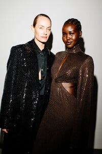 nyfw_f23_backstage_michael_kors_hunter_abrams_027.thumb.jpg.2c50106672e18ecf9c66d6f15a77ab78.jpg