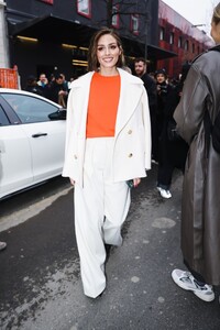 olivia-palermo-arrivies-at-max-mara-fashion-show-in-milan-02-22-2024-0.thumb.jpg.8919c05668a98441b860551e67f8c15d.jpg