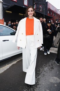 olivia-palermo-arrivies-at-max-mara-fashion-show-in-milan-02-22-2024-2.thumb.jpg.6f77c94a8f530c1ba978e0fb88ccc10c.jpg