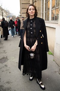 olivia-palermo-at-giambattista-valli-show-during-paris-fashion-week-03-01-2024-6.jpg