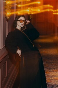 outtakes_280229.jpg
