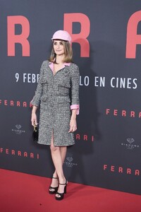 penelope-cruz-at-ferrari-photocall-in-madrid-02-05-2024-0.jpg